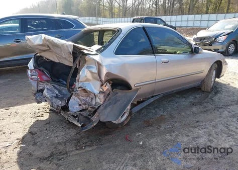 1997 Acura Cl 3.0 из США, поврежденный, VIN 19UYA2258VL005684